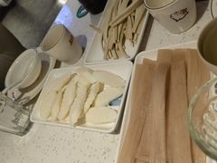 -三人行骨头王火锅(长寿店)