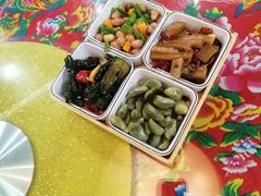 -闯关东东北农家菜(崂山石老人店)