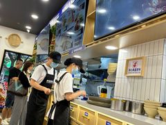 -弄堂咪道-饭香·面香·馄饨香(兴梅店)