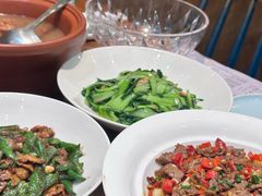 -黄泥岗·地道湖北菜(奥特莱斯店)