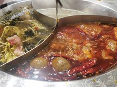 艳红酸辣三拼锅-陳艳红火锅(港汇店)