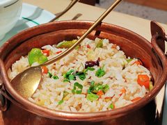 铜锅牛肝菌焖饭-一坐一忘云南菜(卓悦中心)