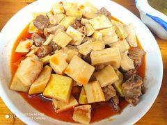 笋子烧牛肉-大邑李记肥肠血旺