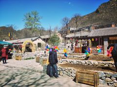 -百里峡七彩艺术小镇