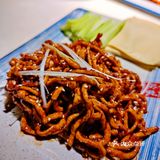 适合家庭小聚的小馆子，二楼环境更好。