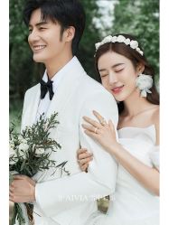 -雪中彩影婚纱摄影·微光艺术中心