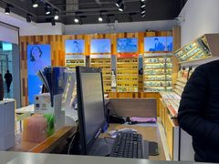 -LOOK眼镜·蔡司依视路配镜(宝山万达店)
