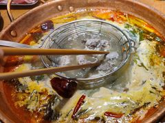 -洱火云南酸菜牛肉火锅(石景山当代商城店)