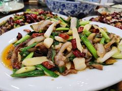 蒜苗拱嘴-江湖黑大兔(杨家坪店)