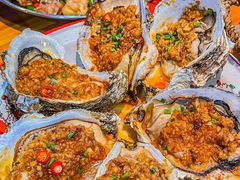 巴掌大的烤生蚝-四禧精酿铜锅涮肉·烧烤工场(大明湖店)