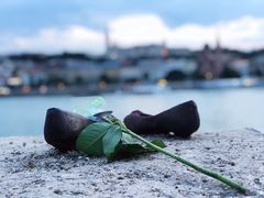 -多瑙河畔鞋履雕塑