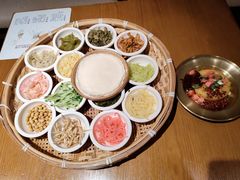 -包整·丝娃娃(一览甲秀楼风景店)