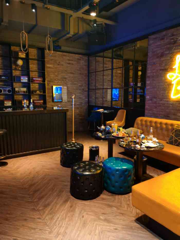 华熙party汇量贩ktv(五棵松店)-"生日临时决定来的 打电话 说只能给留