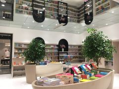 -钟书阁(群光广场店)