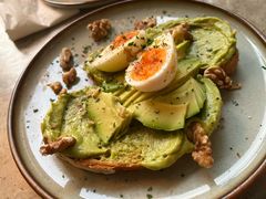 牛油果煮蛋吐司-RAC BAR(安福路店)