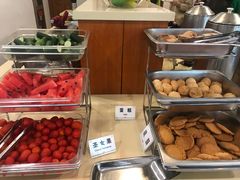 自助早餐水果-黄山排云型旅酒店餐厅