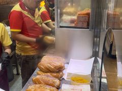 -Bánh Mì Huynh Hoa