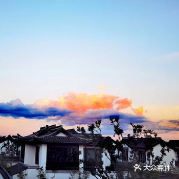 仲夏的黄昏，看见七彩祥云️