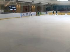-陈露国际冰上中心(天津嘉里汇店)