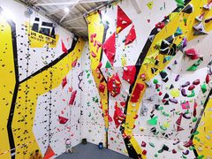 -问山MountQuest攀岩馆