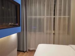 -丽辰酒店(深圳翻身地铁站店)