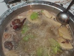 -撒拉人家.酸菜牦牛肉火锅