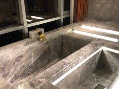 -Ting无边际江景酒店(重庆解放碑云端之眼店)