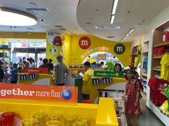 -m豆巧克力世界(上海世茂广场店)