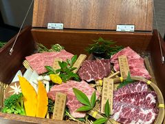 -山川小町·极番烧肉(新地假日广场店)