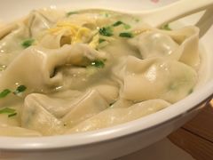 鲜肉大馄饨-朱新年·苏式汤团·面点(北寺塔店)