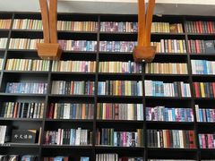 -钟书阁(松江泰晤士小镇店)