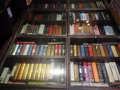 -钟书阁(松江泰晤士小镇店)