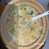 摸愚家的砂锅菜是我们一致认为的一家，毕竟砂锅炖的菜更香