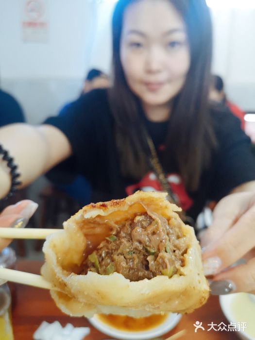 宝瑞门钉肉饼店门钉肉饼图片