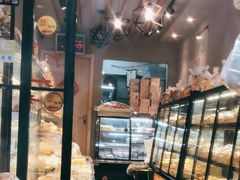 面包甜点陈列柜-宏发红西饼屋(天津路店)