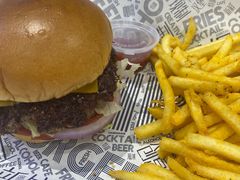 -TRIPS BURGER(大钟寺店)