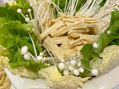 -霄汉牛三鲜湖北砂锅菜(万松园2店)