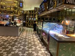 -钱小奴海鲜自助黑金店(杭州滨江龙湖店)