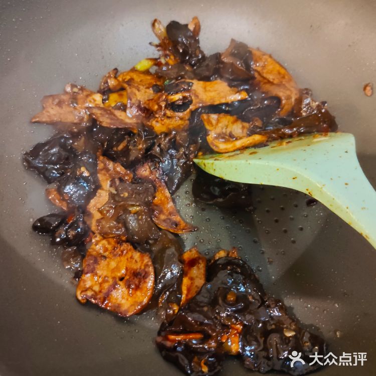 重口味下饭菜~泡椒味黑木耳炒猪肝