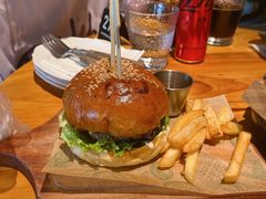 -三勾JJJ Burger&Coffee(梅溪湖店)