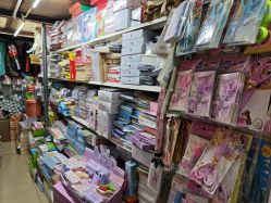 -恒日玩具批发(幸福小苑店)