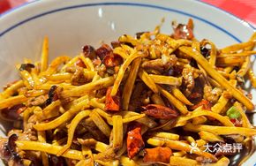 Bamboo Shoots Stir-Fried with Beef Strips