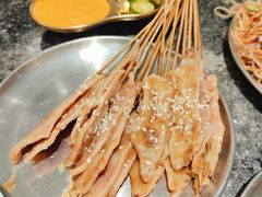 -何妹湿辣牛肉·粤式烧烤砂煲(桂雅路店)