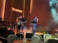 -TZ House音乐现场(来福士中心店)