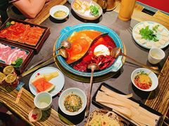 番茄锅拼鸳鸯锅-吼堂老火锅(太古里总店)