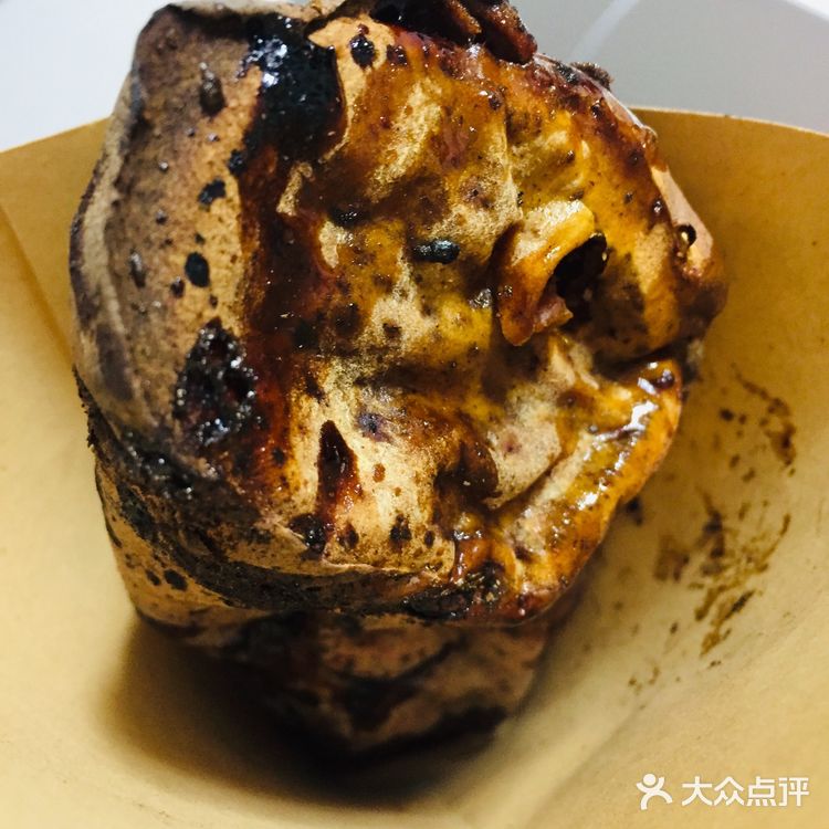 烤红薯-又被称为烤地瓜、烤番薯 还有一个名字叫烤白玉