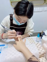 -吉吉靓甲美睫