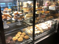 面包甜点陈列柜-星巴克(重庆火车北站北广场II店)