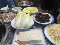 -乳仔牛牦牛汤锅 烤羊排(松潘古城店)