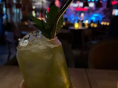 -FOUR PLAY BAR